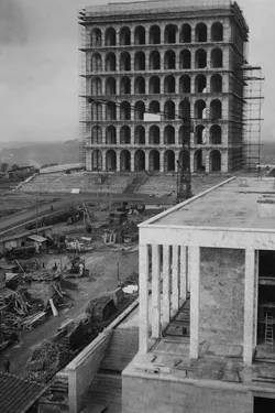 Construction du Palazzo della Civilt&agrave; Italiana